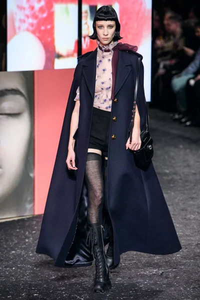 Look 1